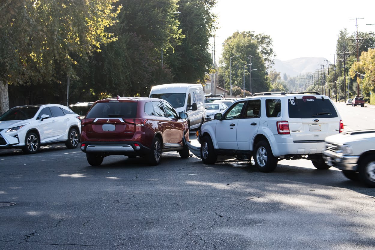 Los Angeles, CA – Injuries in Two-SUV Crash at S Vermont Ave & Wilshire Blvd