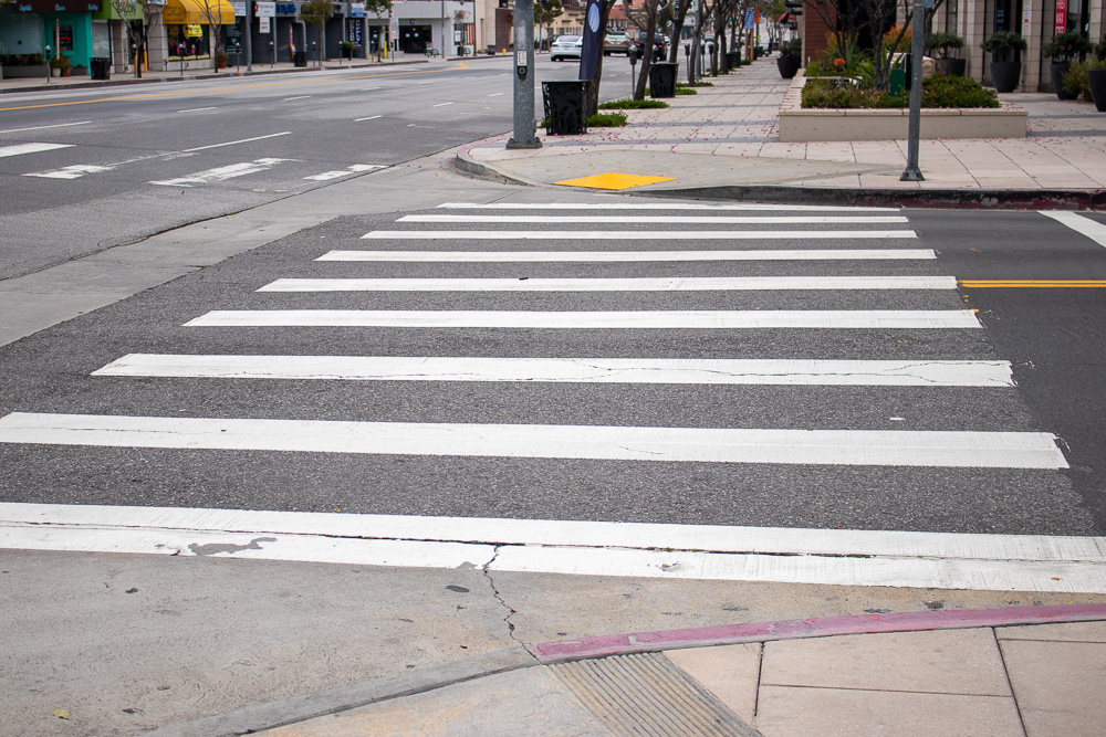 Los Angeles, CA - Injury Pedestrian Crash at W 105th St & S Vermont Ave