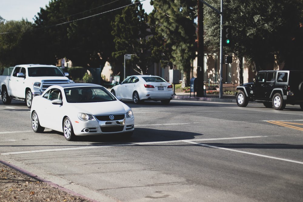 Los Angeles, CA – Injuries Reported in Crash at Buckingham Rd & W Martin Luther King Jr Blvd