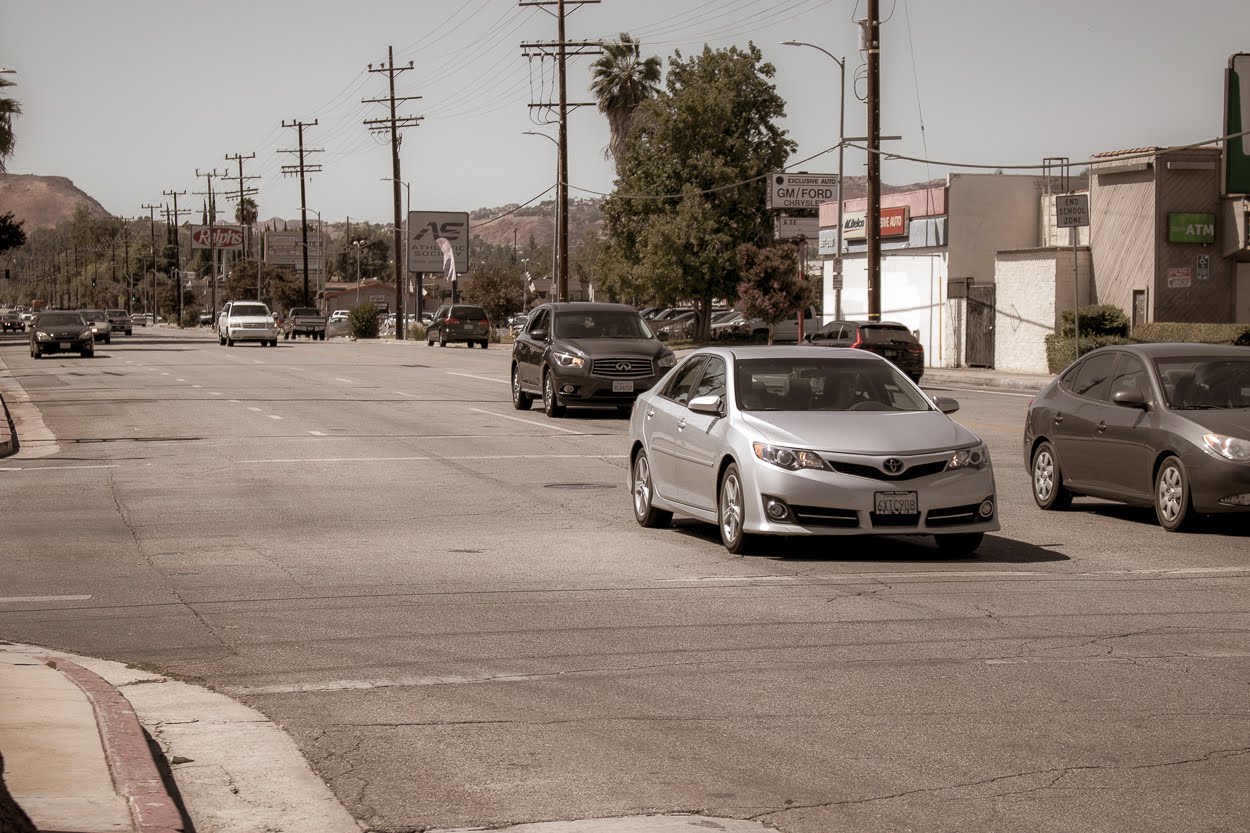 Sherman Oaks, CA - Crash on Van Nuys Blvd & Vanowen St Injures Victims
